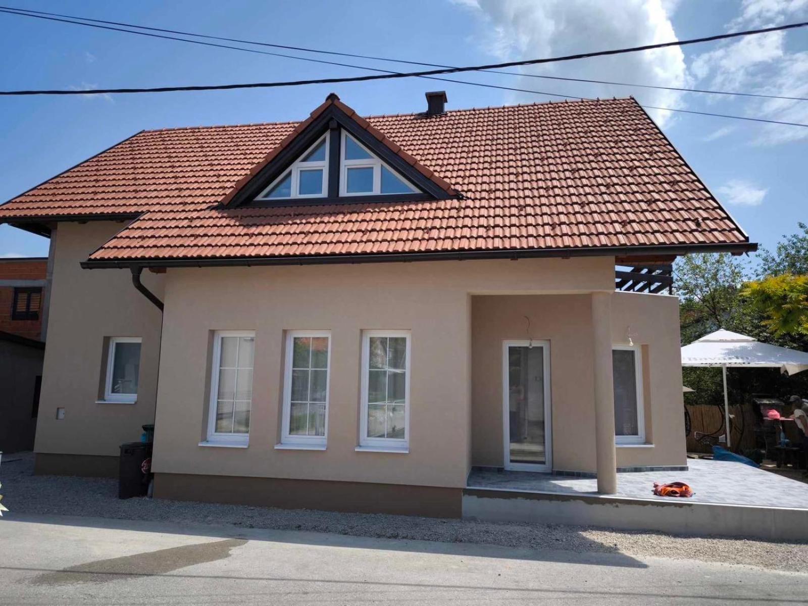 Una Bihać Esterno foto