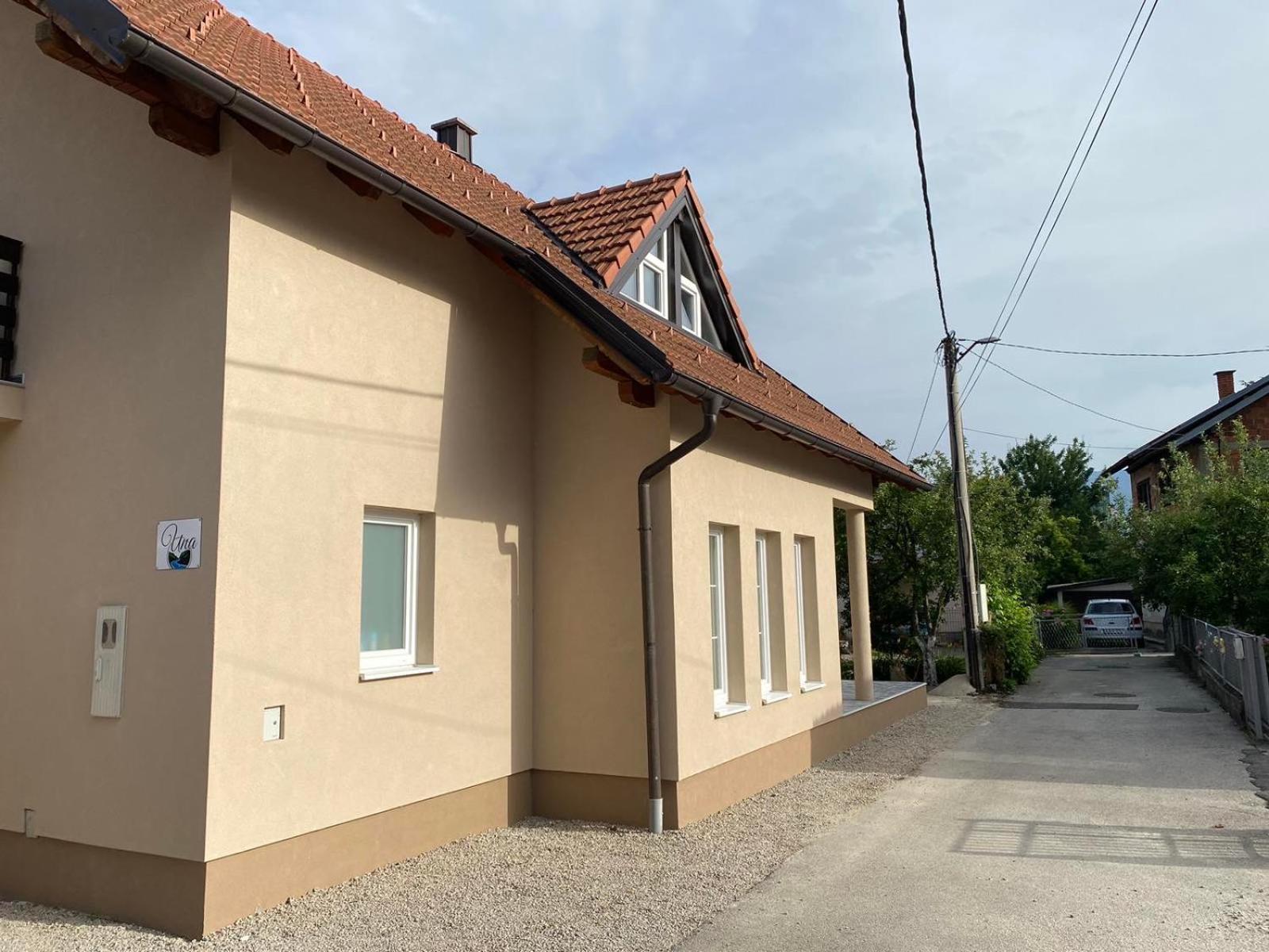 Una Bihać Esterno foto